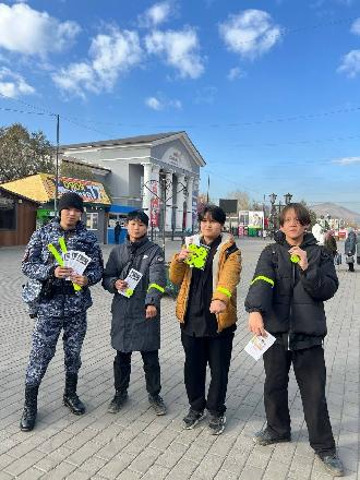 МЭРИЯ ПРОВЕЛА АКЦИЮ «ЗАСВЕТИСЬ - СТАНЬ ЗАМЕТНЕЕ» МЭРИЯ ПРОВЕЛА АКЦИЮ «ЗАСВЕТИСЬ - СТАНЬ ЗАМЕТНЕЕ»